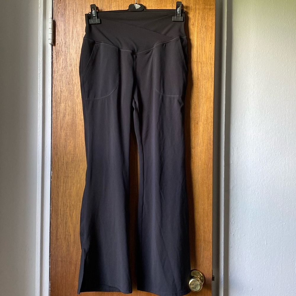 Halara Cross front flaired leggings